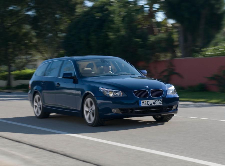  BMW 5-Series Touring 2007 года  (фото 17 из 22)